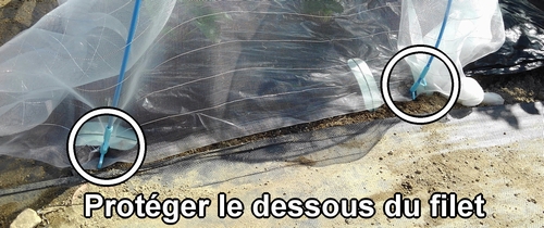Empêcher les insectes d’entrer sous la moustiquaire